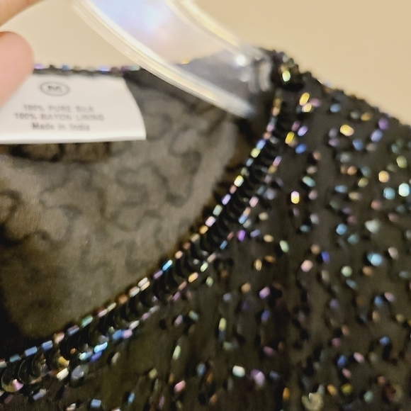 VINTAGE | Women's Black 100% Silk Sequin Short Sleeve Blouse (Size Medium) - Picture 12 of 16